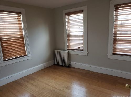 90 Taylor Ave, Norwalk CT 06854-1407 exterior