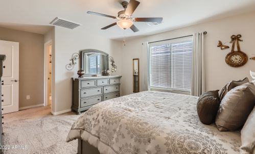 8037 Albeniz Pl, Phoenix AZ  85043 exterior