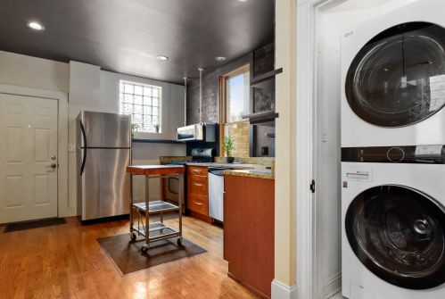 1817 Honore St, Chicago IL 60657-2007 exterior