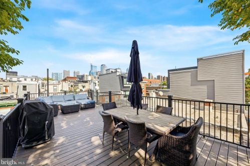 2210 Kater St, Philadelphia PA 19146-1139 exterior