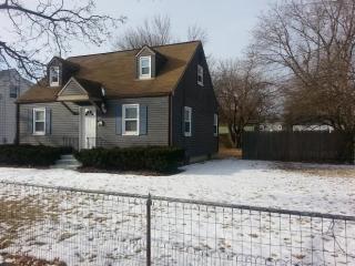 302 Rosewell St, Springfield MA  01109-1328 exterior