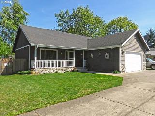 3305 Paula Ct, Eugene OR  97404-5948 exterior