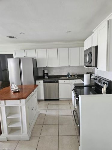 758 93 Ave, Naples FL 34108-2441 exterior