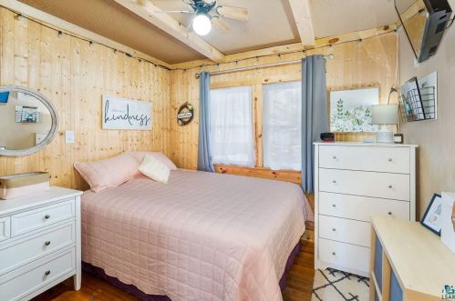 2215 Hoover St, Duluth MN 55811-3013 exterior