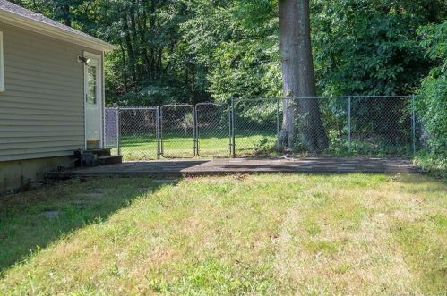 65 Covington Dr, Milford CT 06461-1805 exterior