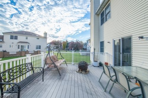 11 Chadd Ct, Parsippany NJ 07054-2950 exterior