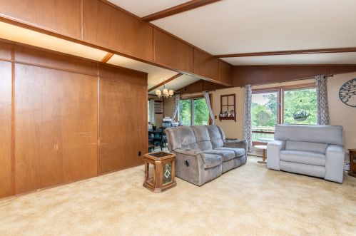 8632 Bottsford Ave, Milwaukee WI 53228-2838 exterior