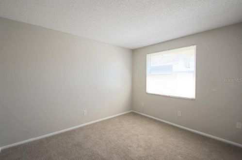 7501 Woodland Oaks Ct, Tampa FL 33615-1631 exterior