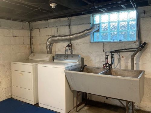 5701 Pocusset St, Pittsburgh PA 15217-2218 exterior