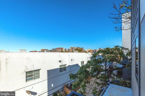 812 18th St, Washington DC 20002-6902 exterior