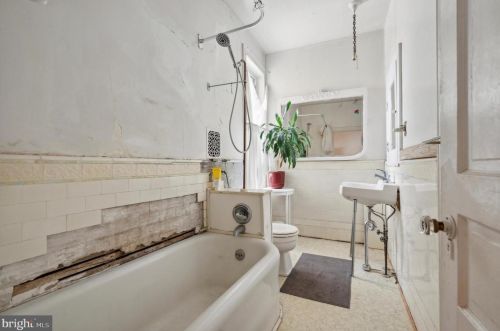 4817 Fairmount Ave, Philadelphia PA 19123-1901 exterior