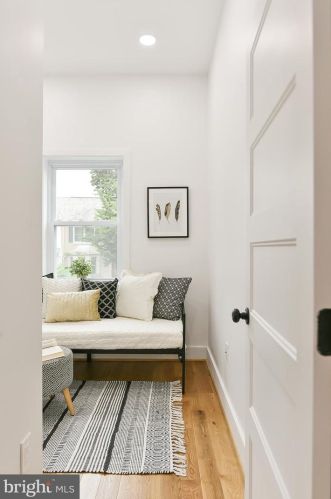 1427 Parkwood Pl, Washington DC  20010-3218 exterior