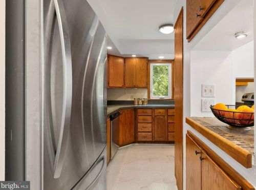 13763 Travilah Rd, Rockville MD 20850-3532 exterior