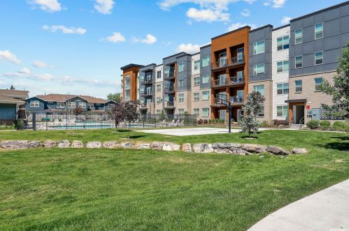 90 Resaca Dr, Sandy UT 84070-2067 exterior