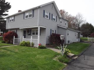 64 Marshall St, Windsor CT  06095-2418 exterior