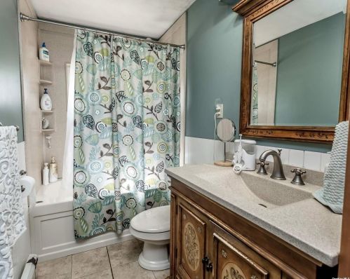 1638 Louis Kossuth Ave, Bohemia NY 11716-1514 exterior