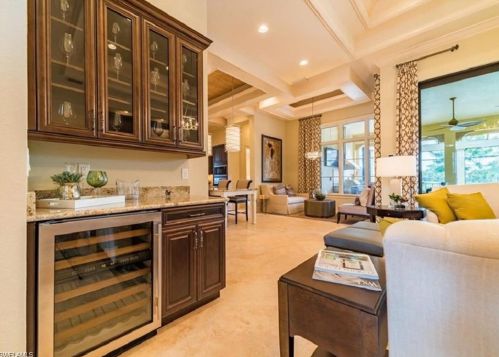 3824 Isla Del Sol Way, Naples FL 34114-9484 exterior