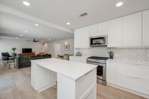 5405 Fairmont Cir, Austin TX 78745-2757 exterior