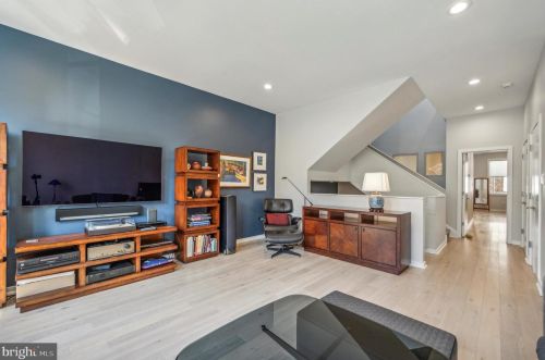 741 2nd St, Philadelphia PA 19122-4503 exterior