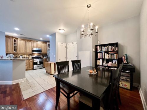 404 Carson Ter, Huntingdon Valley PA  19006-4720 exterior