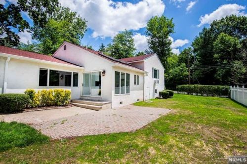 96 Holland Ave, Demarest NJ  07627-2714 exterior