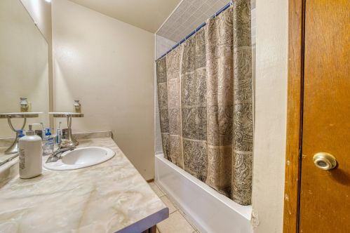 7249 97, Milwaukee WI 53225-2504 exterior