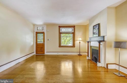 8104 Ardleigh St, Philadelphia PA 19118-3415 exterior