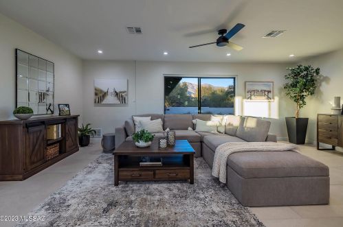 4917 Camino Arenosa, Tucson AZ  85718-6220 exterior