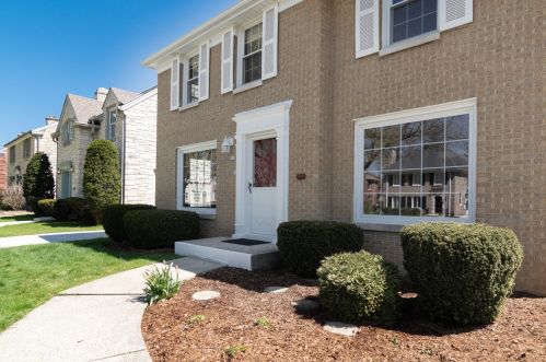 2416 91, Milwaukee WI 53226-1832 exterior