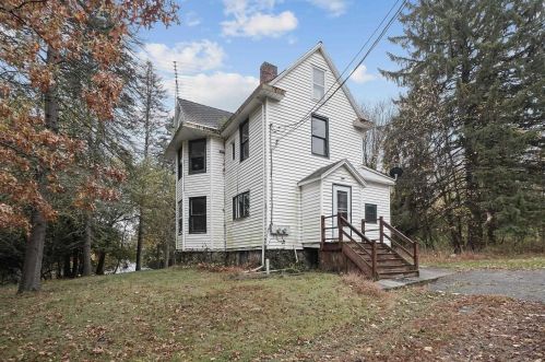 34 Webb Rd, Middletown NY 10940-6535 exterior