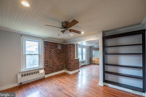 388 Hanover St, Pottstown PA 19464-5327 exterior