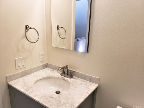 2467 Avenita Alpera, Tustin CA 92782-9004 exterior