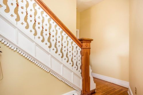 12 Catherine St, Middletown, RI 02840-3209