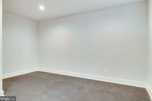 6208 Kellogg Dr, Mc Lean VA  22101-3121 exterior