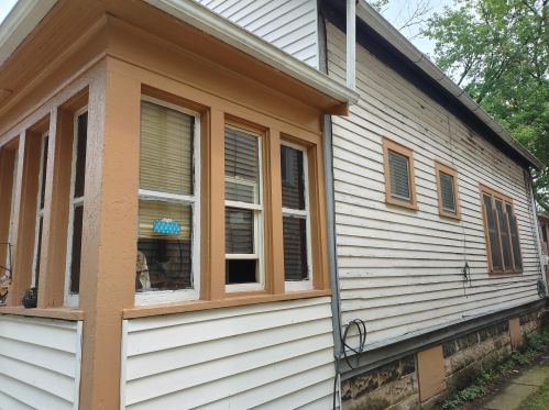 2922 1st St, Milwaukee, WI 53212-2406