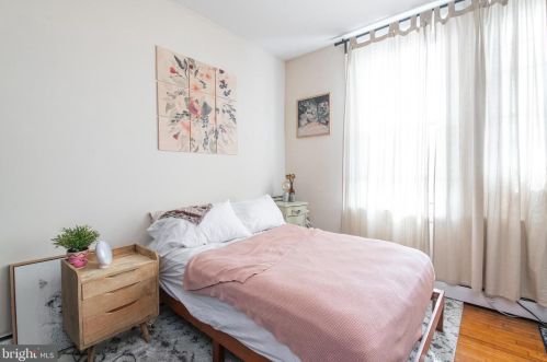 1821 Broad St, Philadelphia PA 19146-2232 exterior