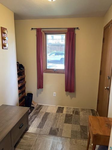 1130 7 Ave, Duluth MN 55805-2051 exterior