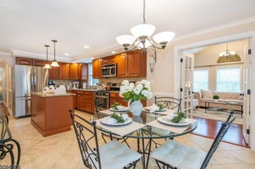 17 Mountain View Dr, Wantage, NJ 07461-3032