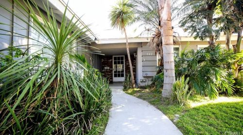 542 Lincoln Ave, Fullerton CA  92831-2717 exterior