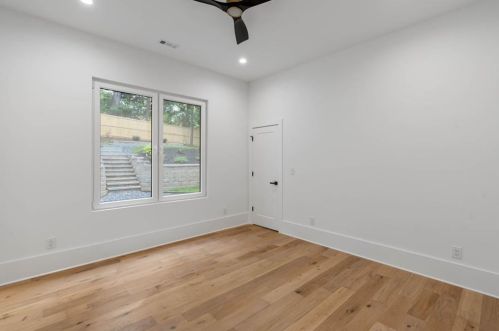 3918 Flowerland Dr, Atlanta GA  30319-1806 exterior