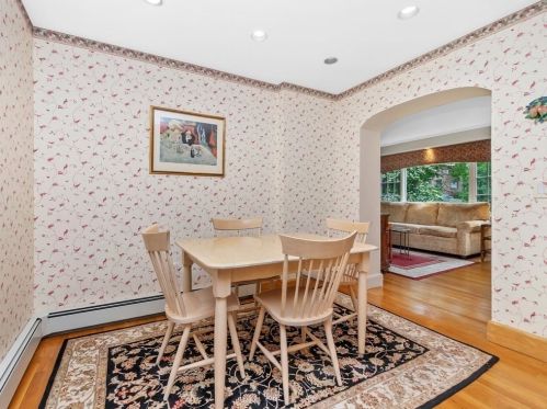 77 Montrose St, Newton MA 02458-2718 exterior