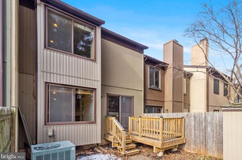 7825 Muirfield Ct, Rockville, MD 20854-4078