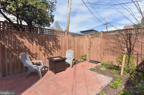 430 11 St, Washington DC 20002-6121 exterior