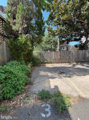 1828 Green St, Philadelphia PA 19130-3932 exterior