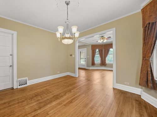 2226 Kedvale Ave, Chicago IL 60629-5708 exterior