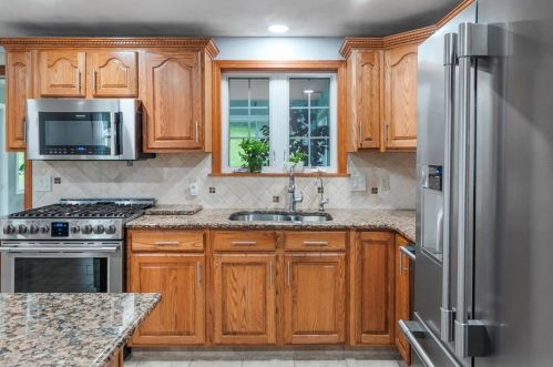 273 Oregon Ave, Woonsocket RI  02895-4959 exterior