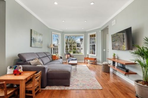 3232 Belle Plaine Ave, Chicago IL 60618-2338 exterior