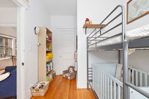 1466 Farragut Ave, Chicago IL 60640-1010 exterior