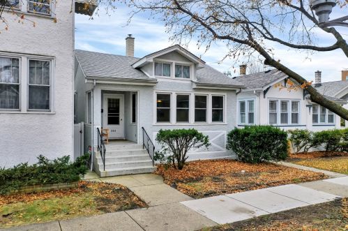 2311 Lunt Ave, Chicago IL  60645-4712 exterior