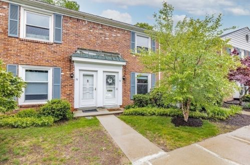 73 Yorktown Dr, Springfield, MA 01108-3135